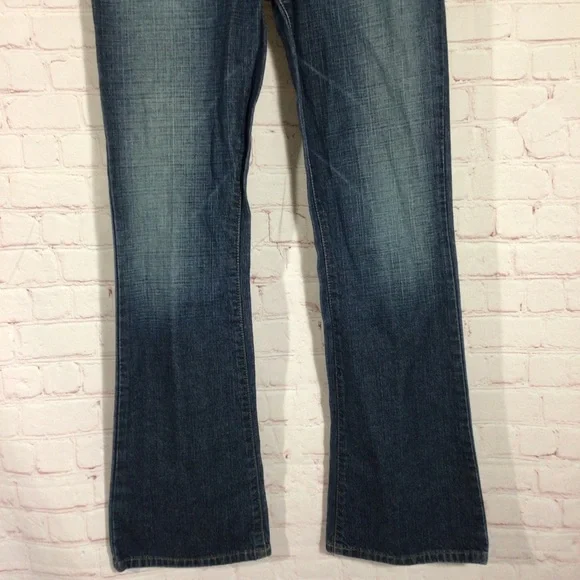 Abercrombie & Fitch Boot Cut Medium Wash Blue Denim Jeans - Size 2 Regular - Picture 4 of 9